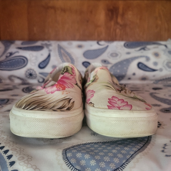 VANS - Picture 3 of 9